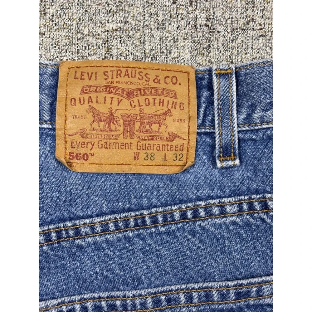 Vintage Levis 560 Loose Fit Tapered Leg Jeans Mens 38x31 Blue Made in USA Denim
